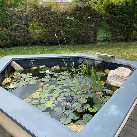 Holiday home Cosy Avec Jardin&garage Prive 10min De Reims